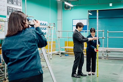 オープンアップコンストラクションの新卒研修風景