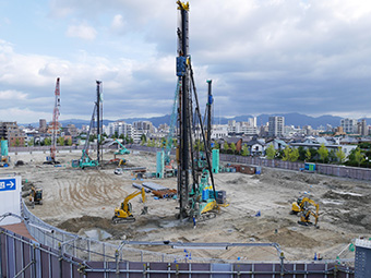 熊本県熊本市の土木新築・改修工事に伴う土木施工管理のお仕事です。品質管理や工程管理などの管理補助業務を担当して頂きます。2級土木施工管理技士の資格必須となります。
